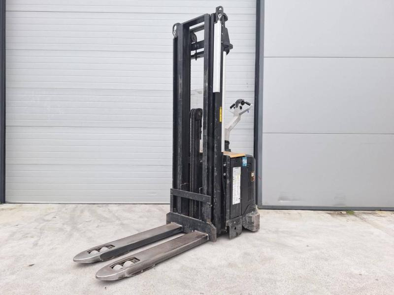 Caterpillar NSV16Ni - Máy xếp chồng: hình 1 Caterpillar NSV16Ni - Máy xếp chồng: hình 1