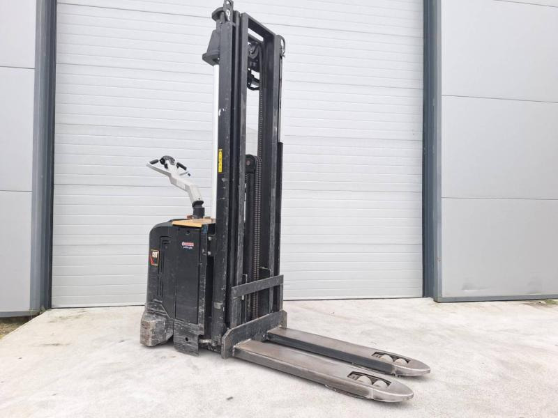 Caterpillar NSV16Ni - Máy xếp chồng: hình 2 Caterpillar NSV16Ni - Máy xếp chồng: hình 2