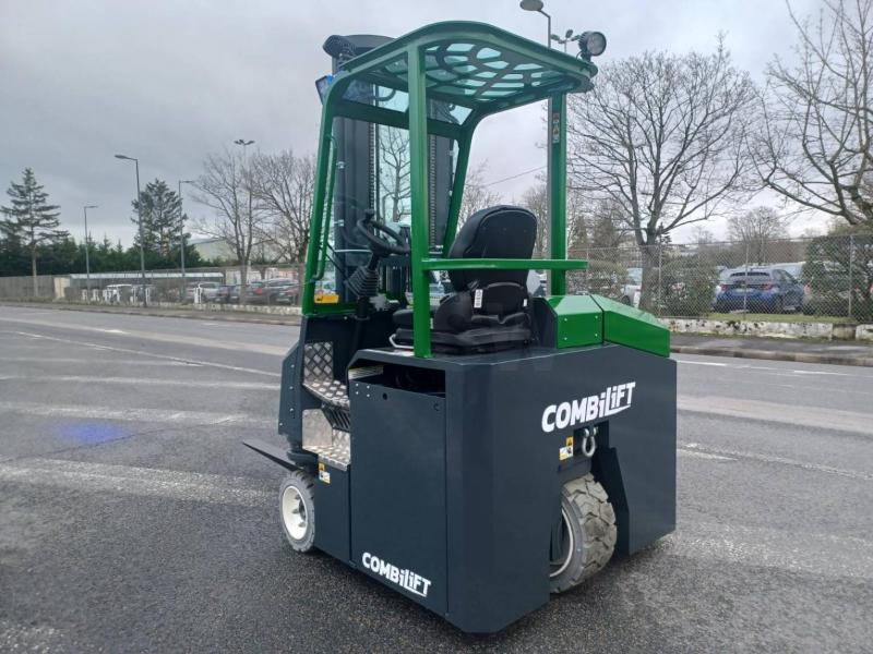 Combilift CBE3000 - Xe tải tiếp cận 4 hướng: hình 4 Combilift CBE3000 - Xe tải tiếp cận 4 hướng: hình 4