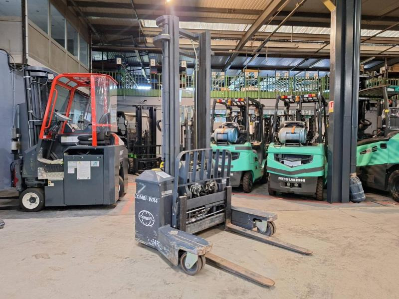 Combilift WR4 - Máy xếp chồng: hình 1 Combilift WR4 - Máy xếp chồng: hình 1