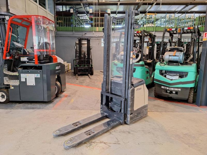 Crown ES4000-1.6 - Máy xếp chồng: hình 2 Crown ES4000-1.6 - Máy xếp chồng: hình 2