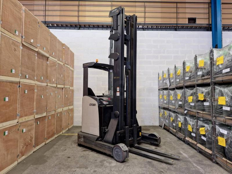 Crown ESR 5260 - Xe tải tiếp cận: hình 2 Crown ESR 5260 - Xe tải tiếp cận: hình 2