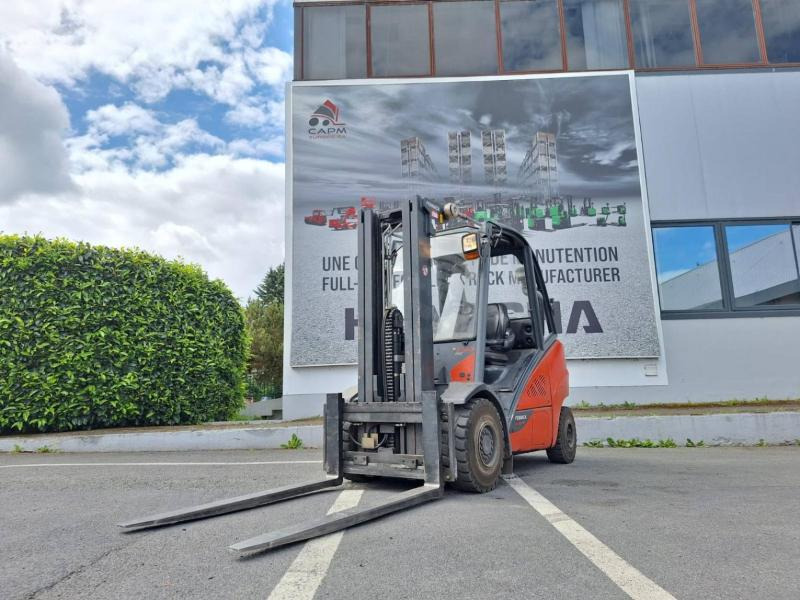 Fenwick H30 T - 02 - Xe nâng gas: hình 1 Fenwick H30 T - 02 - Xe nâng gas: hình 1