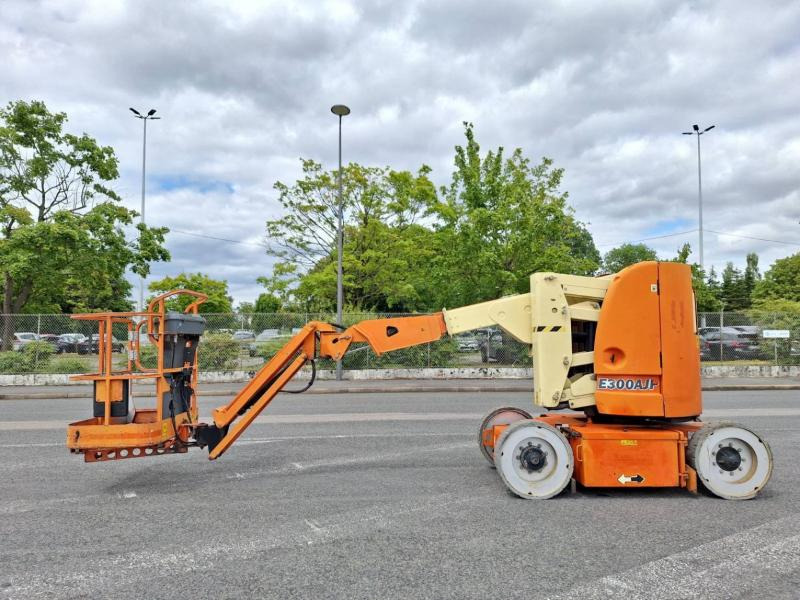 JLG E300AJP - Xe nâng người nhiều khớp nối: hình 3 JLG E300AJP - Xe nâng người nhiều khớp nối: hình 3