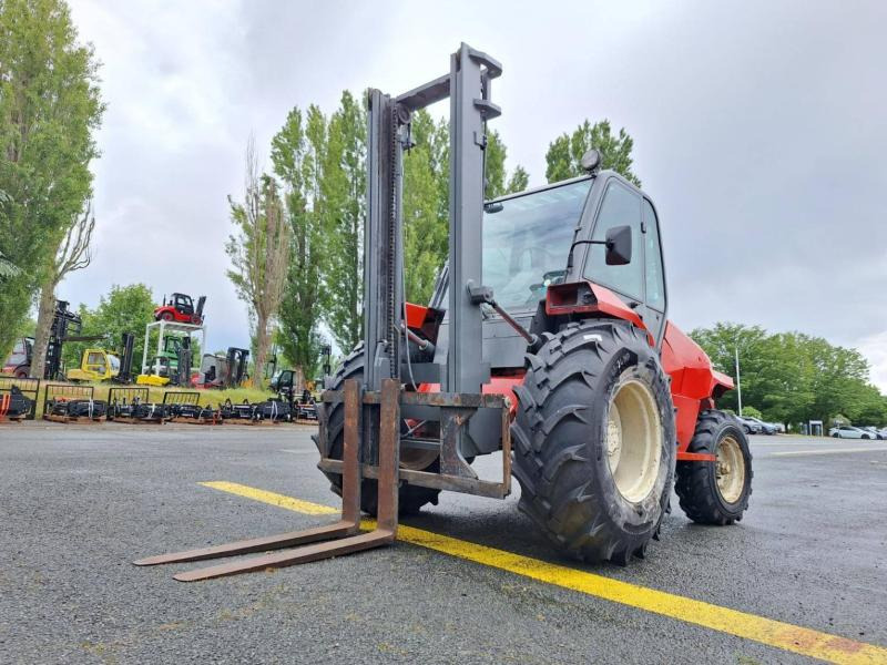 Manitou M30.2 - Xe nâng địa hình gồ ghề: hình 4 Manitou M30.2 - Xe nâng địa hình gồ ghề: hình 4