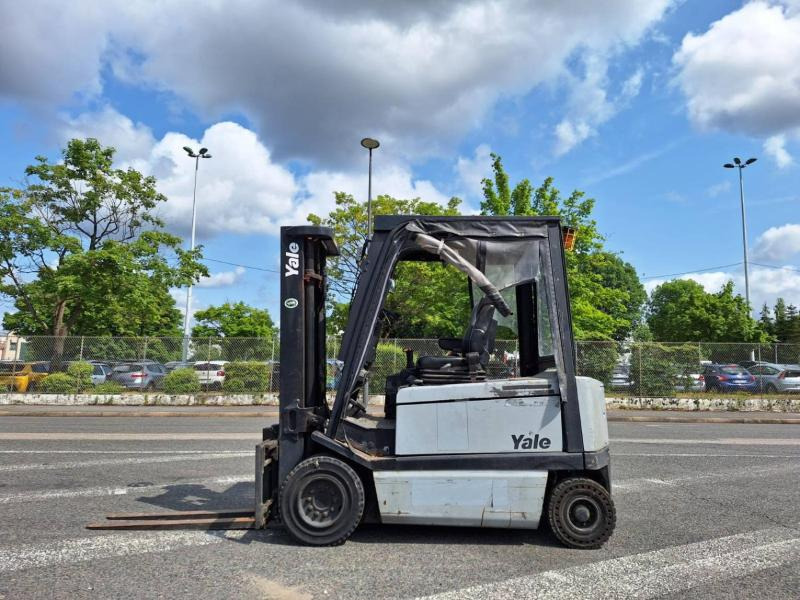 Yale ERP30 - Xe nâng điện: hình 3 Yale ERP30 - Xe nâng điện: hình 3
