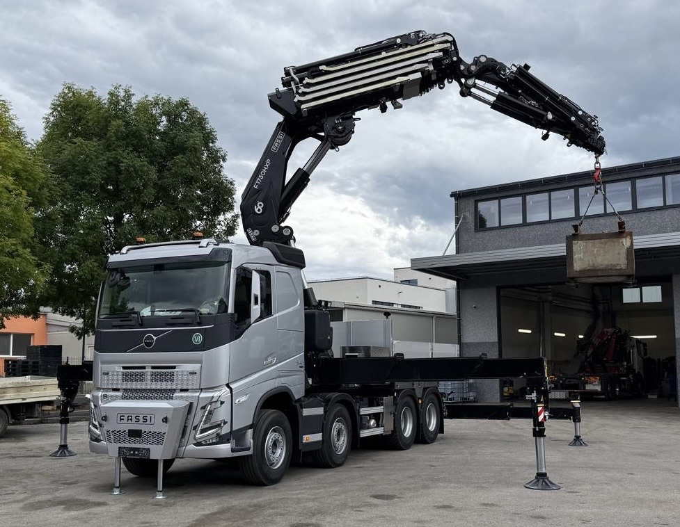 VOLVO Fassi F1750-8 JIB-6 Hiab Palfinger - Xe cẩu tự hành: hình 2 VOLVO Fassi F1750-8 JIB-6 Hiab Palfinger - Xe cẩu tự hành: hình 2