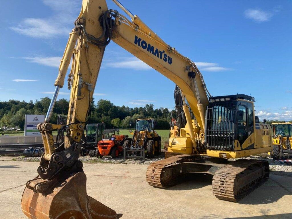 Komatsu PC210LC-11 - Máy xúc bánh xích: hình 4 Komatsu PC210LC-11 - Máy xúc bánh xích: hình 4