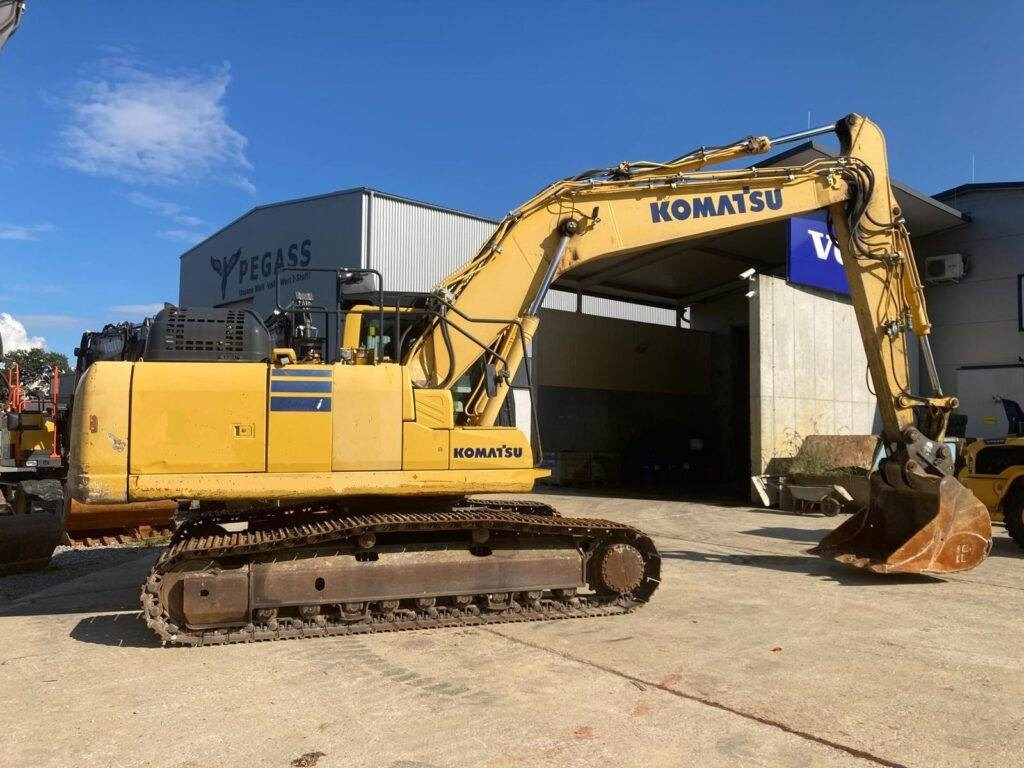 Komatsu PC210LC-11 - Máy xúc bánh xích: hình 5 Komatsu PC210LC-11 - Máy xúc bánh xích: hình 5