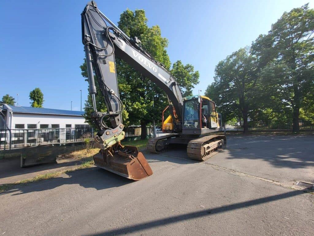 Volvo EC220EL - Máy xúc bánh xích: hình 1 Volvo EC220EL - Máy xúc bánh xích: hình 1