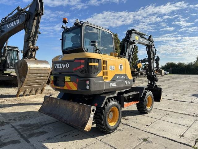 Volvo EW60E - Máy xúc bánh lốp: hình 3 Volvo EW60E - Máy xúc bánh lốp: hình 3