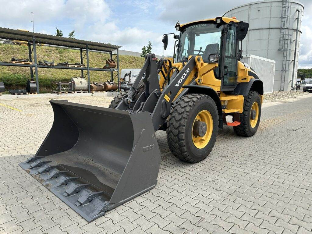 Volvo L45HS - Máy xúc lật bánh lốp: hình 4 Volvo L45HS - Máy xúc lật bánh lốp: hình 4