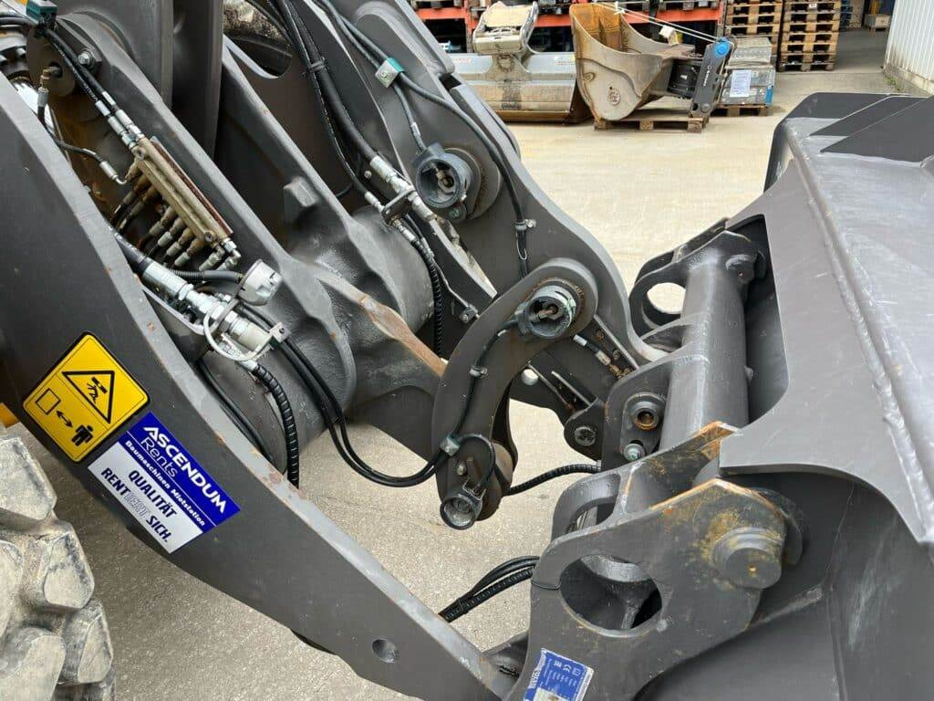 Volvo L60H - Máy xúc lật bánh lốp: hình 5 Volvo L60H - Máy xúc lật bánh lốp: hình 5