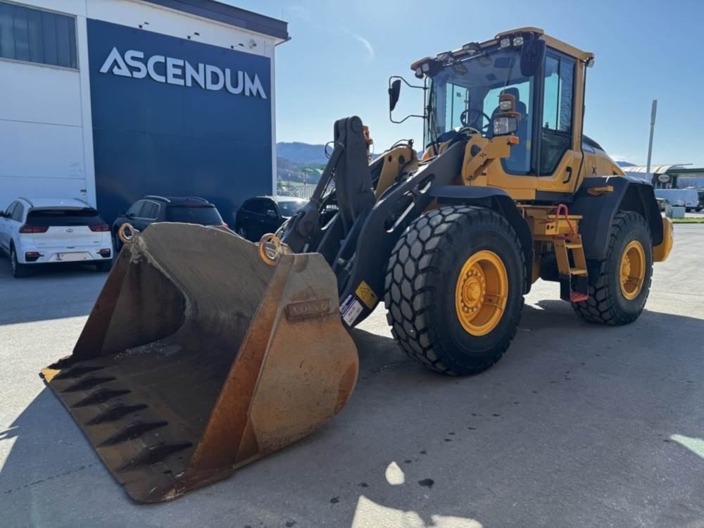 Volvo L90H - Máy xúc lật bánh lốp: hình 4 Volvo L90H - Máy xúc lật bánh lốp: hình 4
