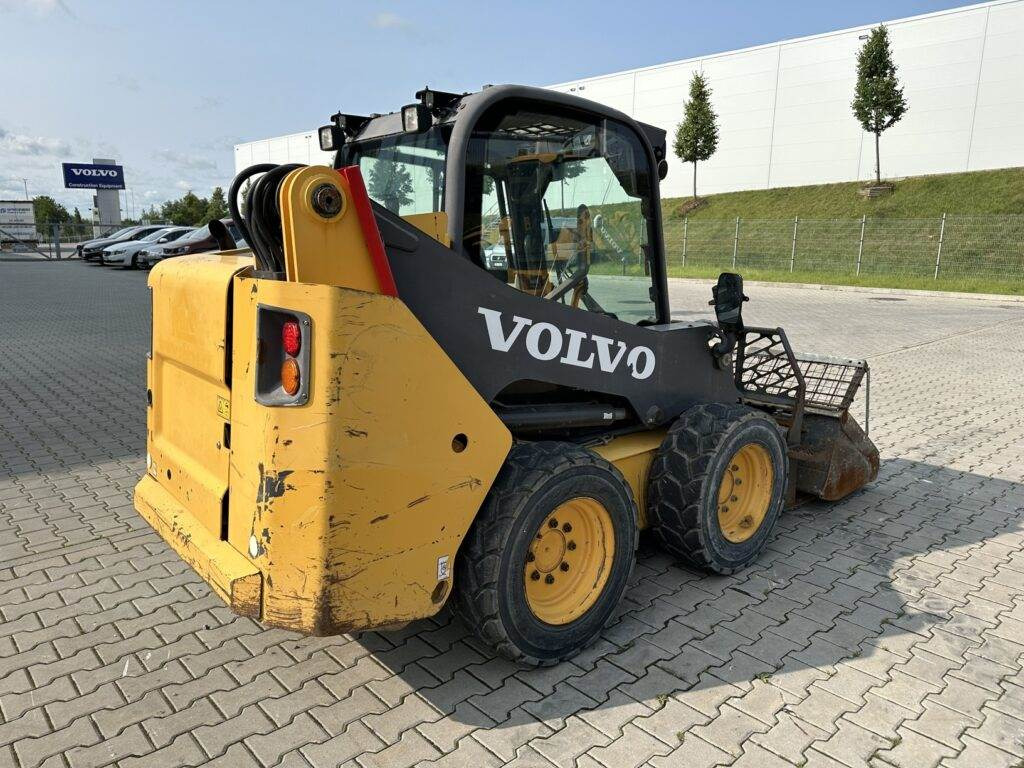 Volvo MC70C - Máy xúc lật đa năng: hình 2 Volvo MC70C - Máy xúc lật đa năng: hình 2
