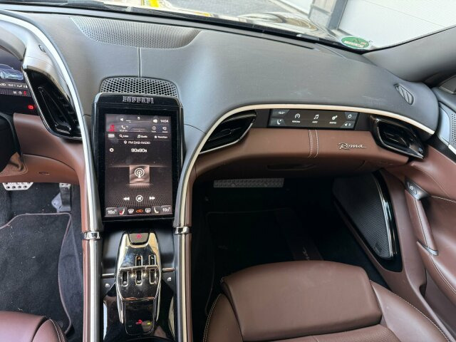 Ferrari Roma Coupe Schwarz - Xe coupe: hình 4 Ferrari Roma Coupe Schwarz - Xe coupe: hình 4