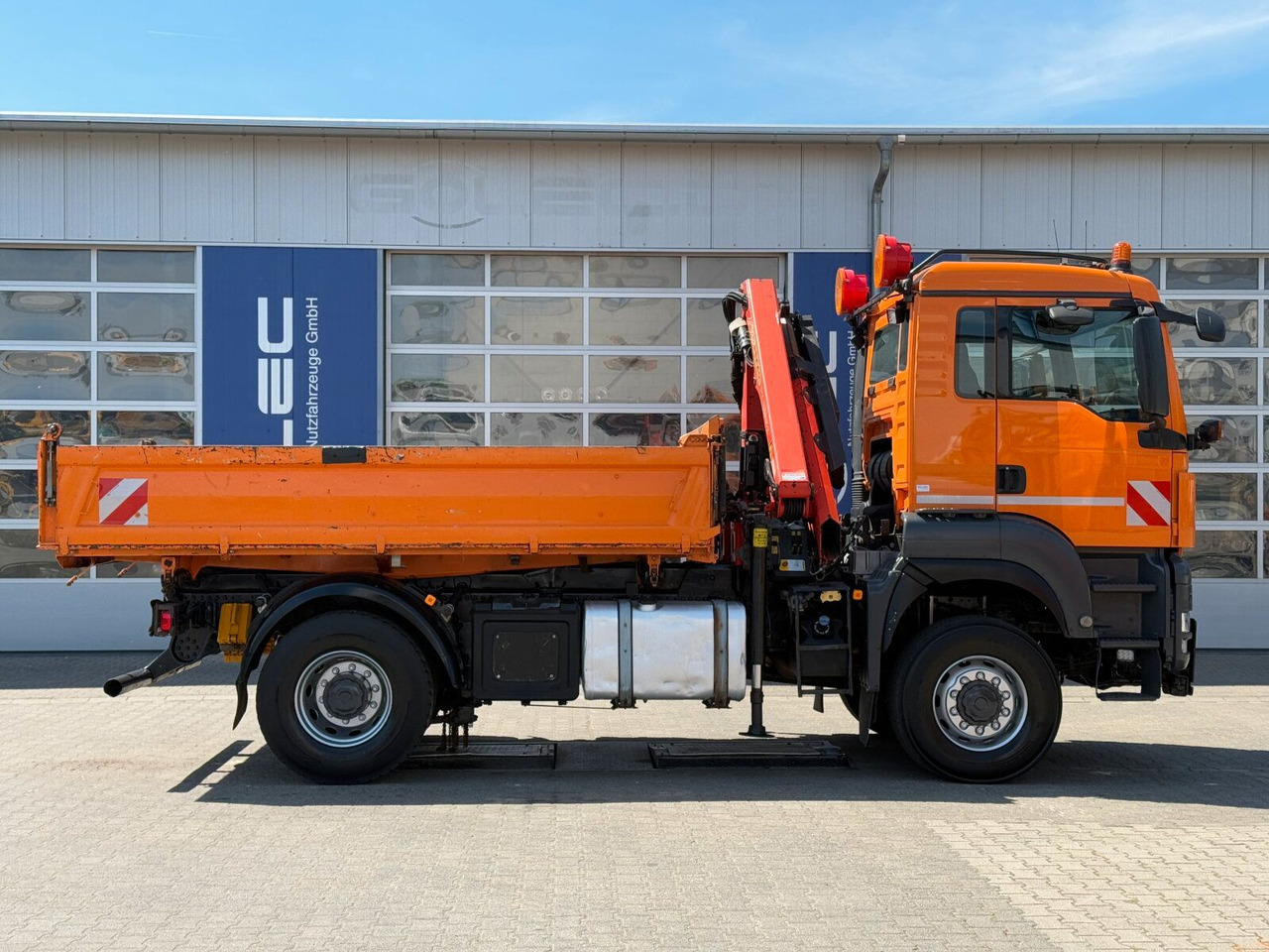 MAN TGA 18.360 4x4 Kipper Kran PALFINGER Winterd. - Xe ben, Xe cẩu tự hành: hình 2 MAN TGA 18.360 4x4 Kipper Kran PALFINGER Winterd. - Xe ben, Xe cẩu tự hành: hình 2