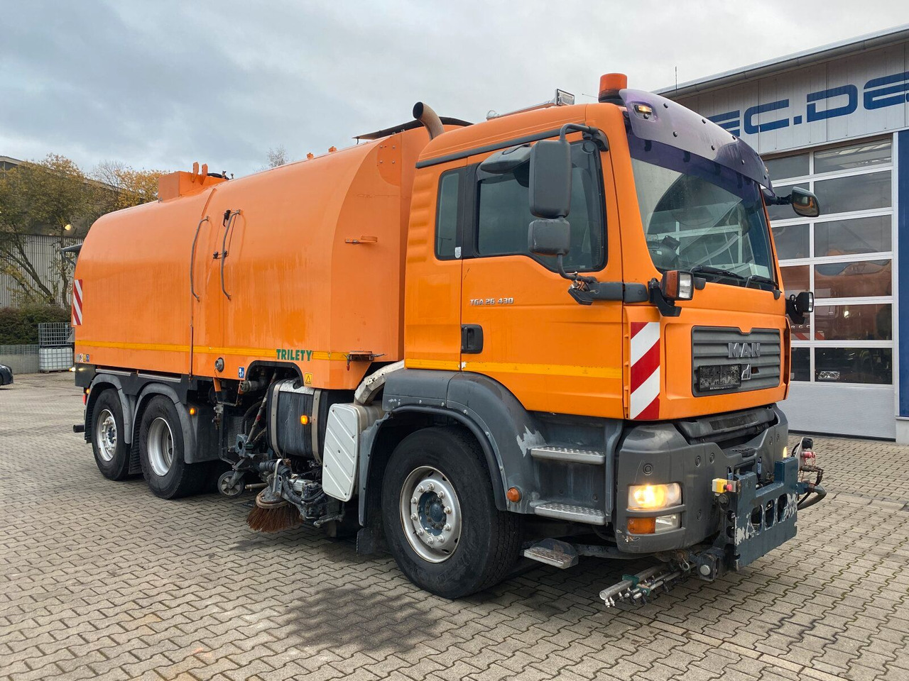 MAN TGA 26.430 6x2-2 LL - Xe tải khung gầm: hình 1 MAN TGA 26.430 6x2-2 LL - Xe tải khung gầm: hình 1