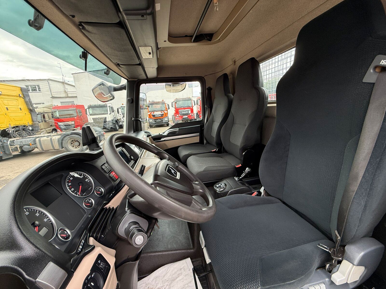 Xe ben nhỏ MAN TGL 8.220 4x2 Kipper Kran Palfinger 7.001-K A: hình 8