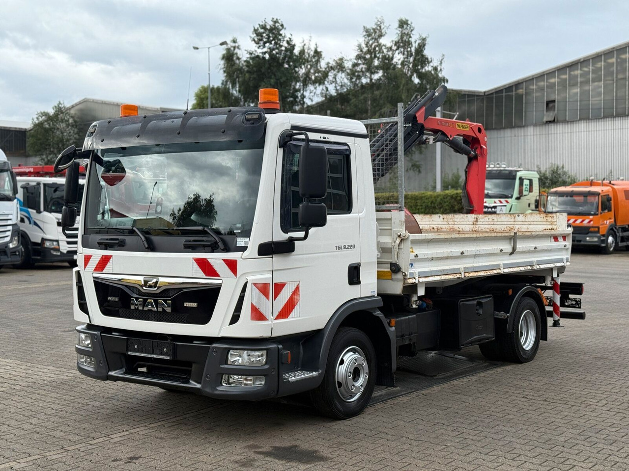 Xe ben nhỏ MAN TGL 8.220 4x2 Kipper Kran Palfinger 7.001-K A: hình 6