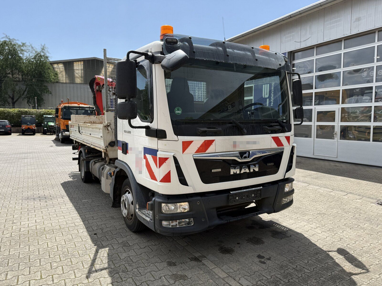 MAN TGL 8.220 4x2 Kipper Kran Palfinger 7.001-K A - Xe ben nhỏ: hình 1 MAN TGL 8.220 4x2 Kipper Kran Palfinger 7.001-K A - Xe ben nhỏ: hình 1