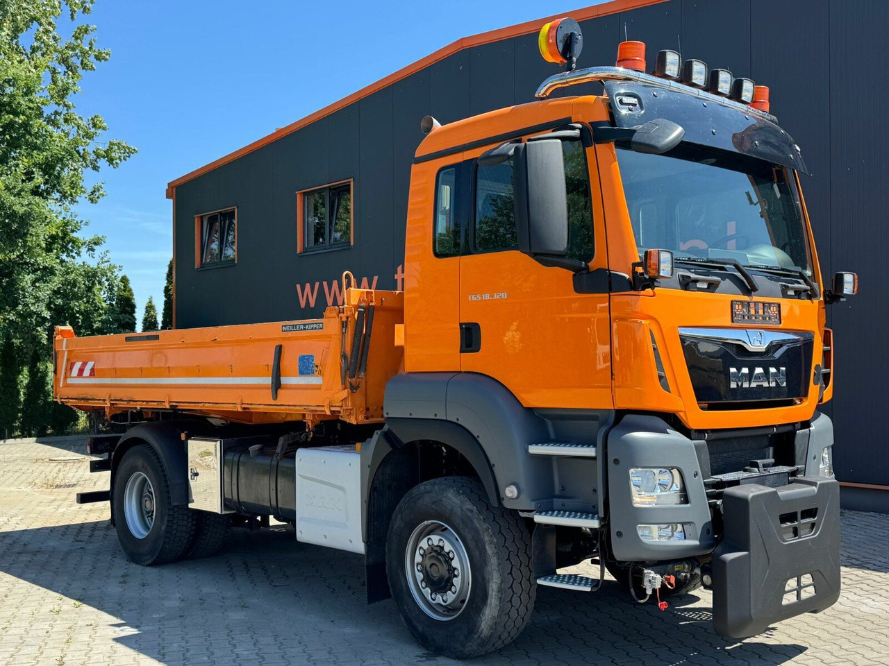 MAN TGS 18.320 4x4 BL Euro 6 Kipper + Winterdienst - Xe ben: hình 1 MAN TGS 18.320 4x4 BL Euro 6 Kipper + Winterdienst - Xe ben: hình 1