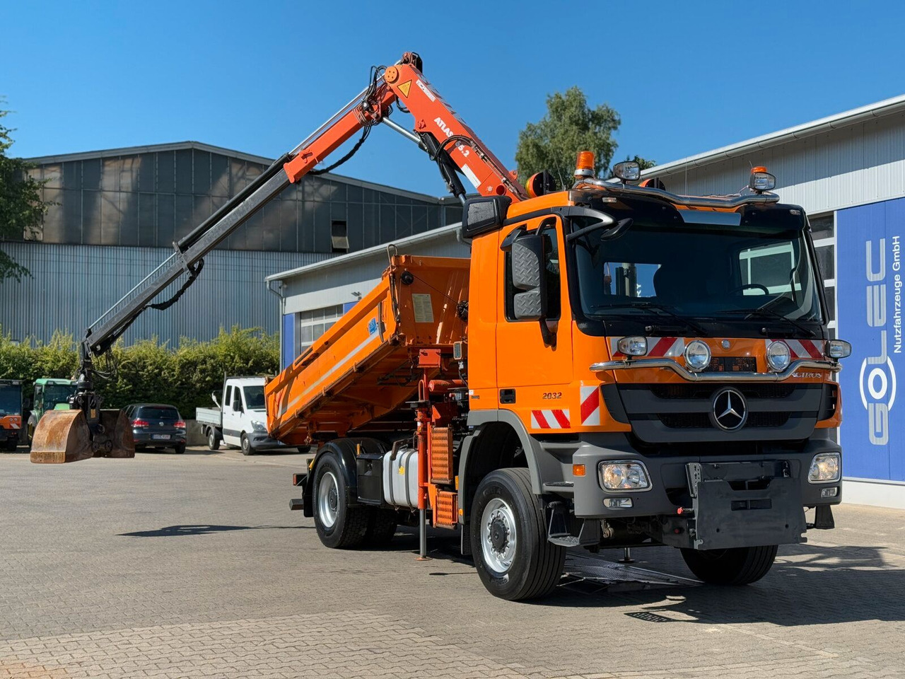 Mercedes-Benz ACTROS 2044 4x4 Kipper Kran ATLAS 65.2 A2L - Xe cẩu tự hành: hình 2 Mercedes-Benz ACTROS 2044 4x4 Kipper Kran ATLAS 65.2 A2L - Xe cẩu tự hành: hình 2