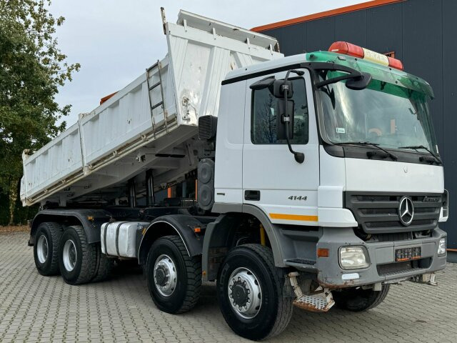 Cho thuê Mercedes-Benz ACTROS 4144 8x8 EURO4 DSK Meiller Mercedes-Benz ACTROS 4144 8x8 EURO4 DSK Meiller: hình 15 Cho thuê Mercedes-Benz ACTROS 4144 8x8 EURO4 DSK Meiller Mercedes-Benz ACTROS 4144 8x8 EURO4 DSK Meiller: hình 15