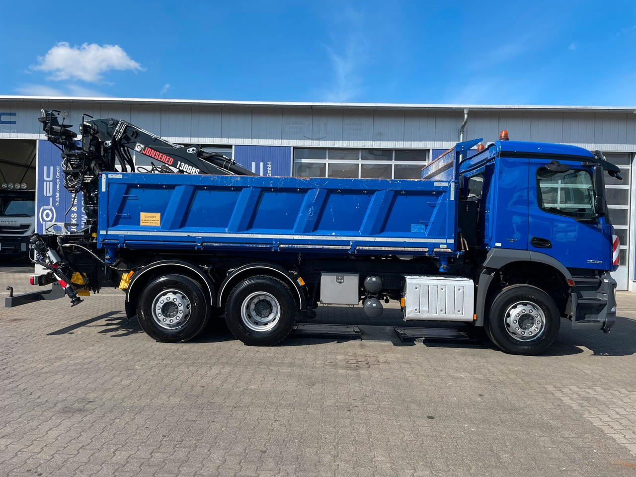 Mercedes-Benz AROCS 2536 6x2*4 Kipper Kran HIAB - Xe ben, Xe cẩu tự hành: hình 2 Mercedes-Benz AROCS 2536 6x2*4 Kipper Kran HIAB - Xe ben, Xe cẩu tự hành: hình 2