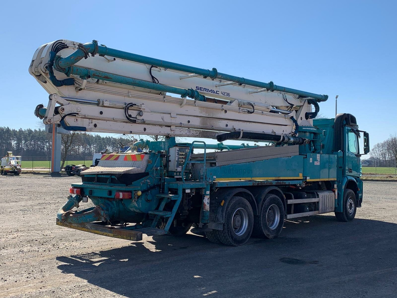 Mercedes-Benz AROCS 2636 6x4 Euro 6 Betonpumpe SERMAC 4Z36 - Xe bơm bê tông: hình 5 Mercedes-Benz AROCS 2636 6x4 Euro 6 Betonpumpe SERMAC 4Z36 - Xe bơm bê tông: hình 5