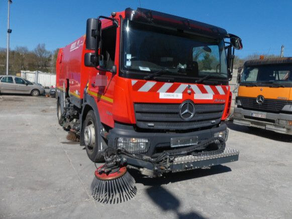 Mercedes-Benz Atego 1324 4x2 Kehrmaschine BROCK HD Anlage - Xe quét đường: hình 1 Mercedes-Benz Atego 1324 4x2 Kehrmaschine BROCK HD Anlage - Xe quét đường: hình 1