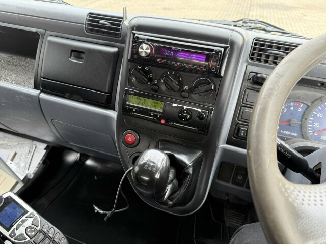 Mitsubishi Canter FUSO Kehrmaschine BROCK SL140 4 m³ - Xe quét đường: hình 3 Mitsubishi Canter FUSO Kehrmaschine BROCK SL140 4 m³ - Xe quét đường: hình 3