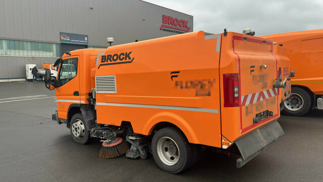 Mitsubishi Canter FUSO Kehrmaschine BROCK SL140 4 m³ - Xe quét đường: hình 1 Mitsubishi Canter FUSO Kehrmaschine BROCK SL140 4 m³ - Xe quét đường: hình 1