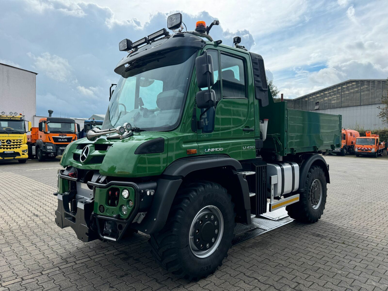 Unimog U430 Kipper mit Reifendruckregelanlage - Xe ben: hình 3 Unimog U430 Kipper mit Reifendruckregelanlage - Xe ben: hình 3