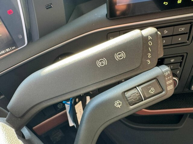 Volvo FH16 750 8X4 Holztransport Alukar TOP! - Xe chở gỗ: hình 3 Volvo FH16 750 8X4 Holztransport Alukar TOP! - Xe chở gỗ: hình 3