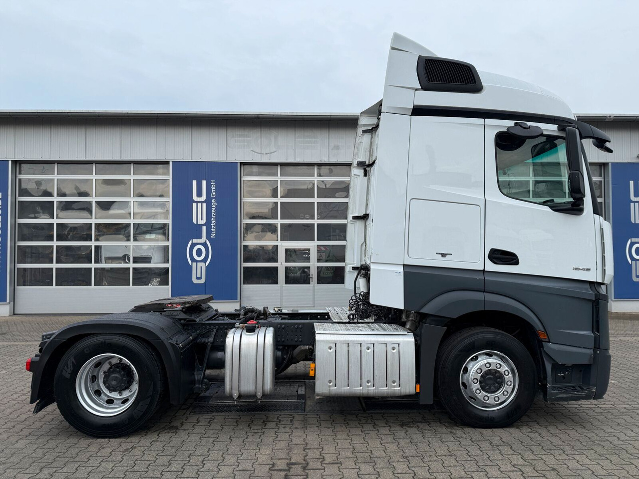 Mercedes-Benz MB Actros 1845 LS Sattelzugmaschine 4x2 - Xe đầu kéo: hình 4 Mercedes-Benz MB Actros 1845 LS Sattelzugmaschine 4x2 - Xe đầu kéo: hình 4