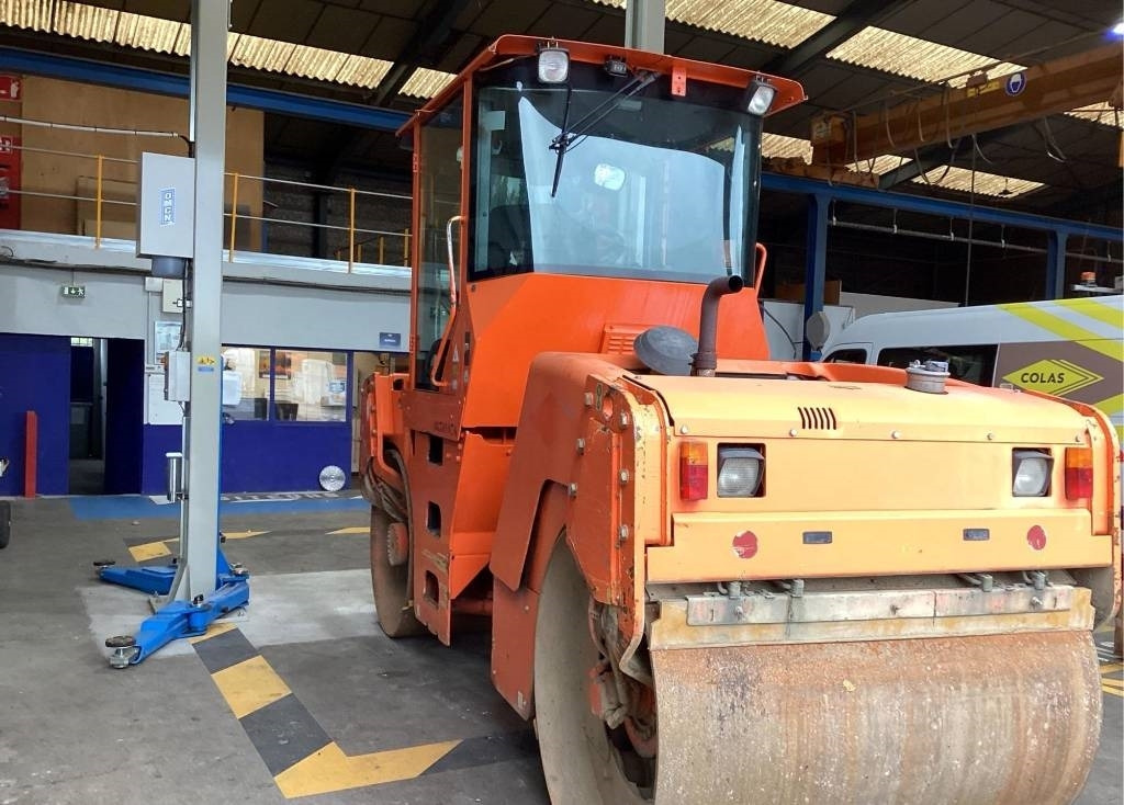 CAT CB 434 D - Máy lăn đường: hình 2 CAT CB 434 D - Máy lăn đường: hình 2