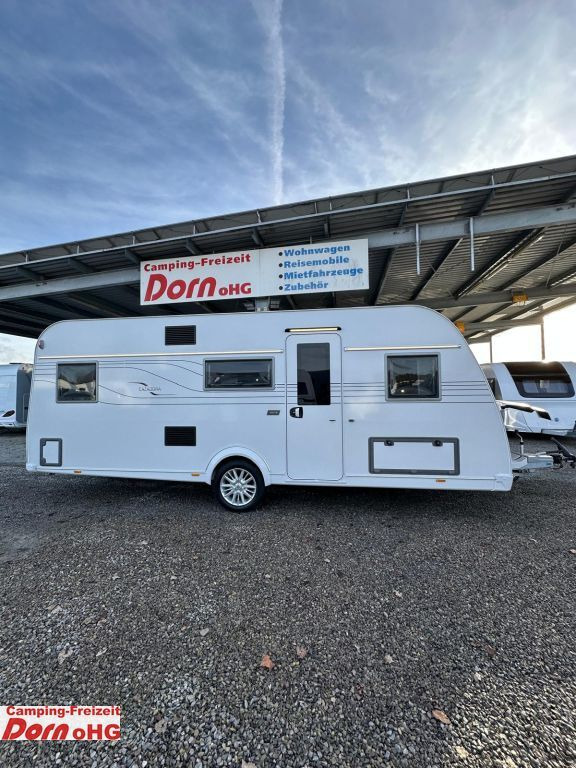 Tabbert Cazadora 550 DMK 2,5 ehem. Messefahrzeug Tabbert Cazadora 550 DMK 2,5 ehem. Messefahrzeug - Rơ moóc kiểu caravan: hình 1 Tabbert Cazadora 550 DMK 2,5 ehem. Messefahrzeug Tabbert Cazadora 550 DMK 2,5 ehem. Messefahrzeug - Rơ moóc kiểu caravan: hình 1