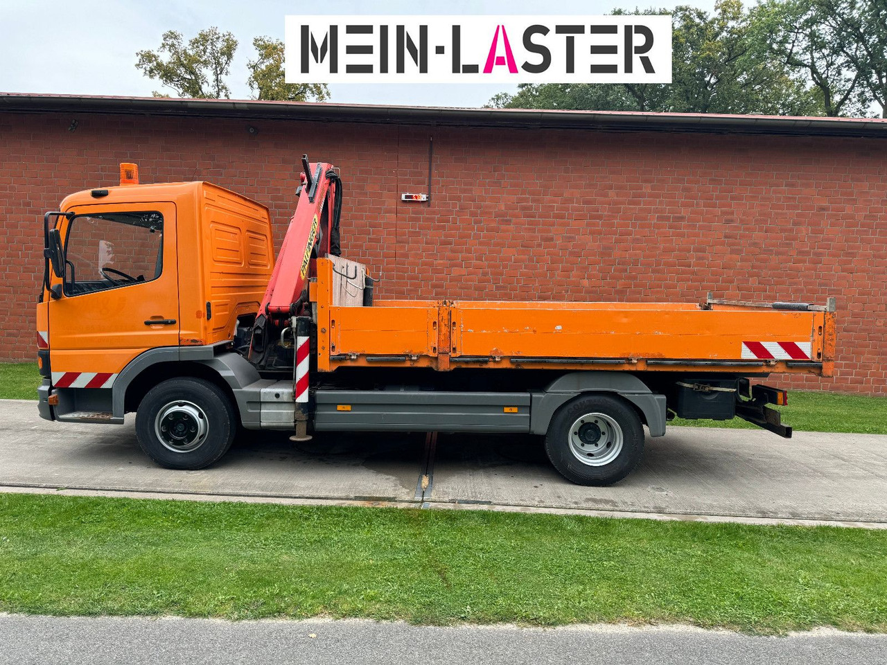Mercedes-Benz 815 Pritsche Palfinger PK 7000 13 m Funk + AHK Mercedes-Benz 815 Pritsche Palfinger PK 7000 13 m Funk + AHK - Xe tải nhỏ phẳng: hình 5 Mercedes-Benz 815 Pritsche Palfinger PK 7000 13 m Funk + AHK Mercedes-Benz 815 Pritsche Palfinger PK 7000 13 m Funk + AHK - Xe tải nhỏ phẳng: hình 5
