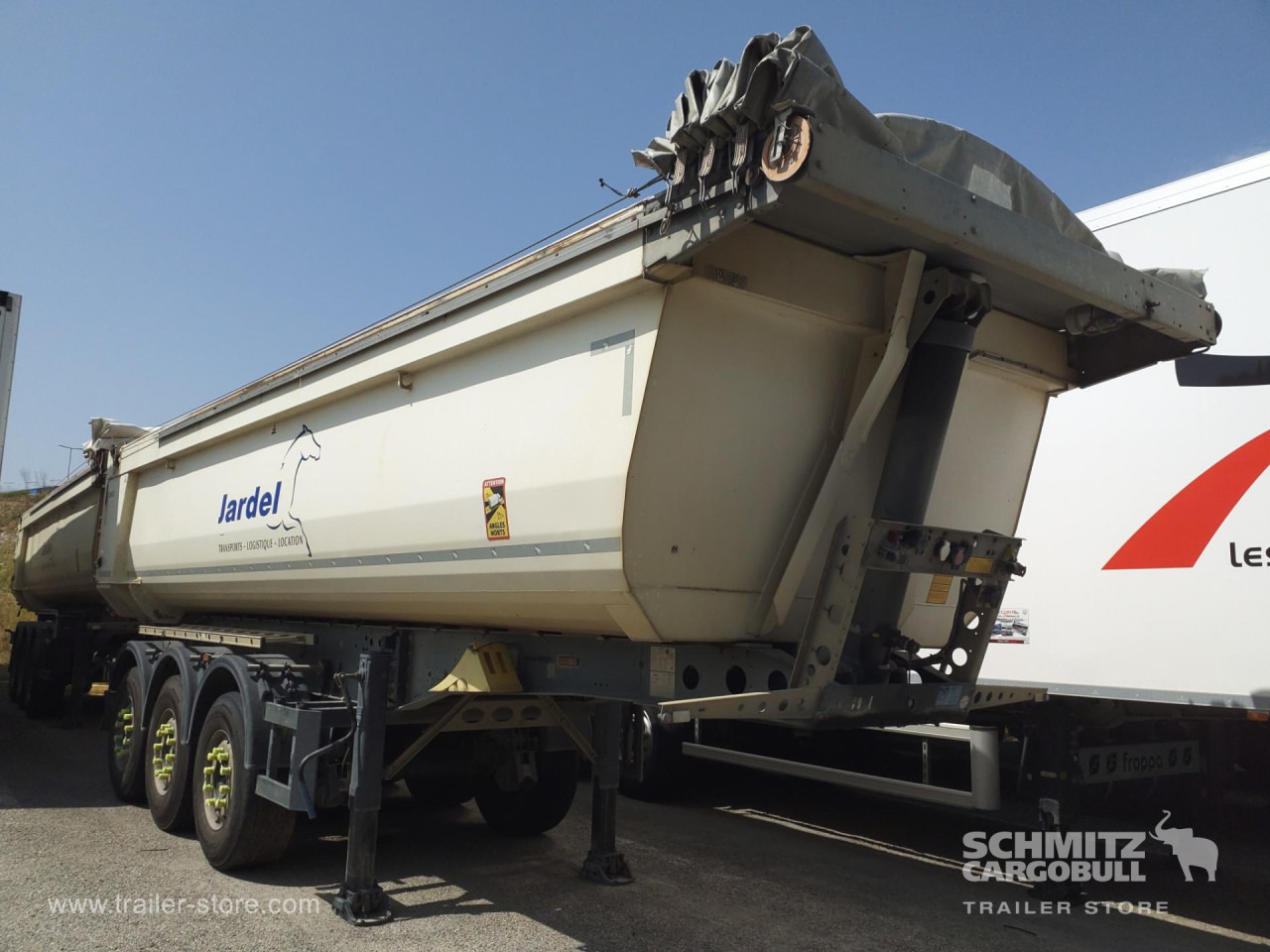 SCHMITZ Tipper Steel half pipe body 26m³ - Sơ mi rơ moóc ben: hình 1 SCHMITZ Tipper Steel half pipe body 26m³ - Sơ mi rơ moóc ben: hình 1