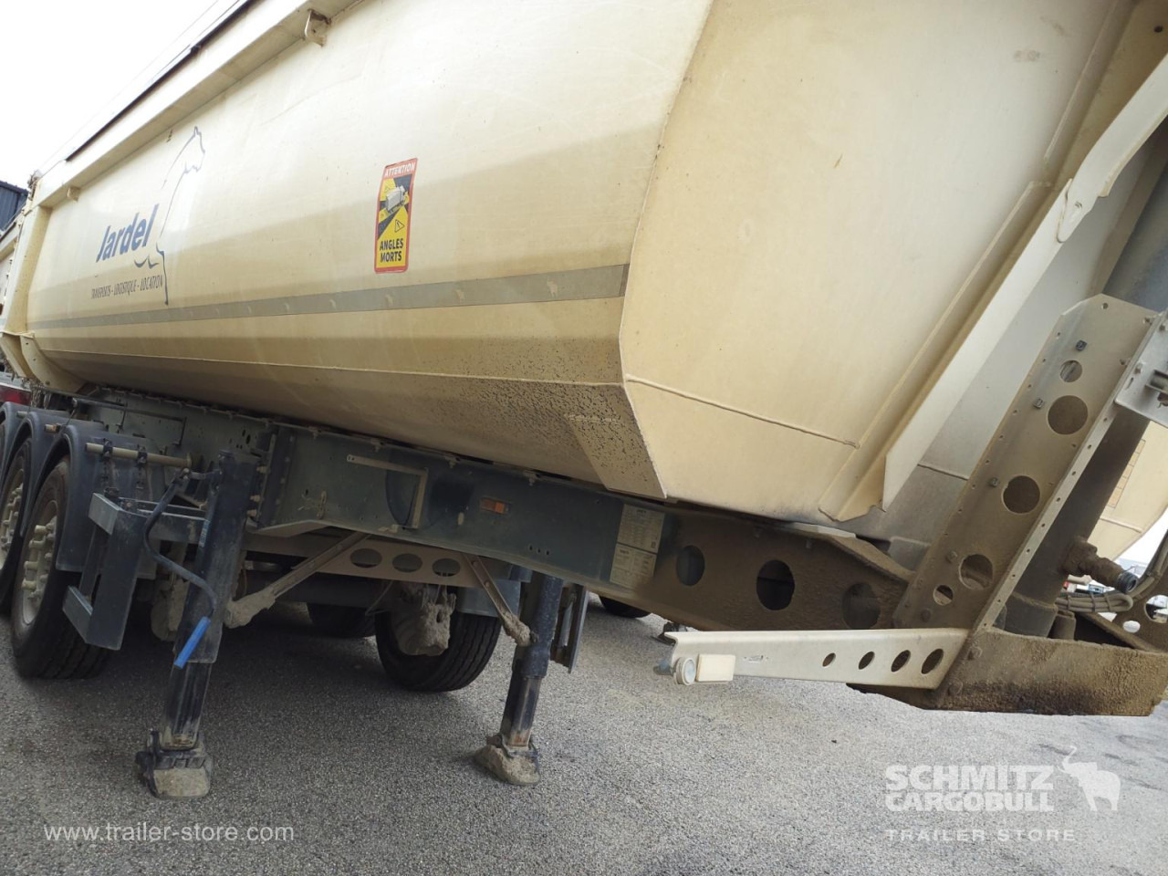 SCHMITZ Tipper Steel half pipe body 26m³ - Sơ mi rơ moóc ben: hình 1 SCHMITZ Tipper Steel half pipe body 26m³ - Sơ mi rơ moóc ben: hình 1