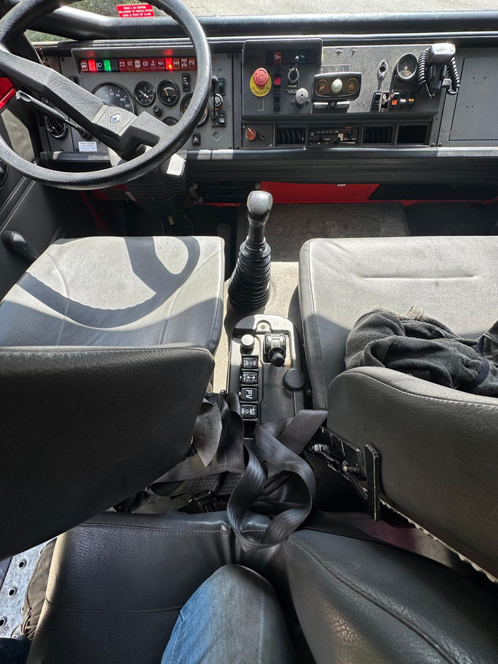 Xe tải cứu hỏa RENAULT M180: hình 12