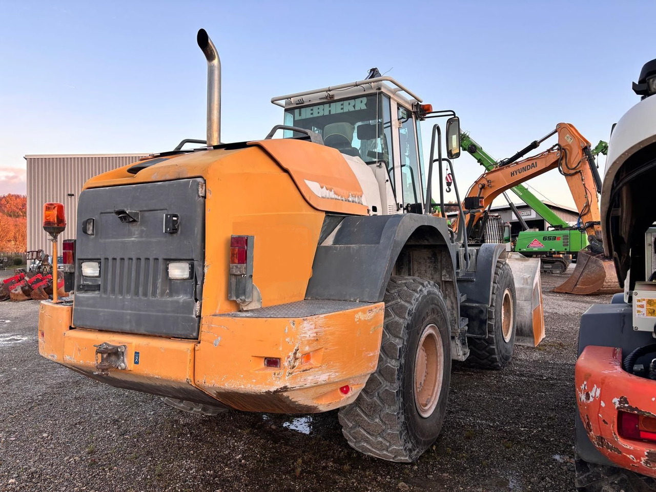 Liebherr L544 - Máy xúc lật bánh lốp: hình 3 Liebherr L544 - Máy xúc lật bánh lốp: hình 3