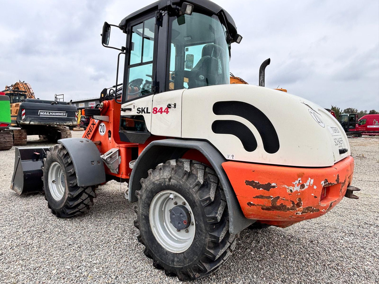 TEREX TL 100 - Máy xúc lật bánh lốp: hình 4 TEREX TL 100 - Máy xúc lật bánh lốp: hình 4