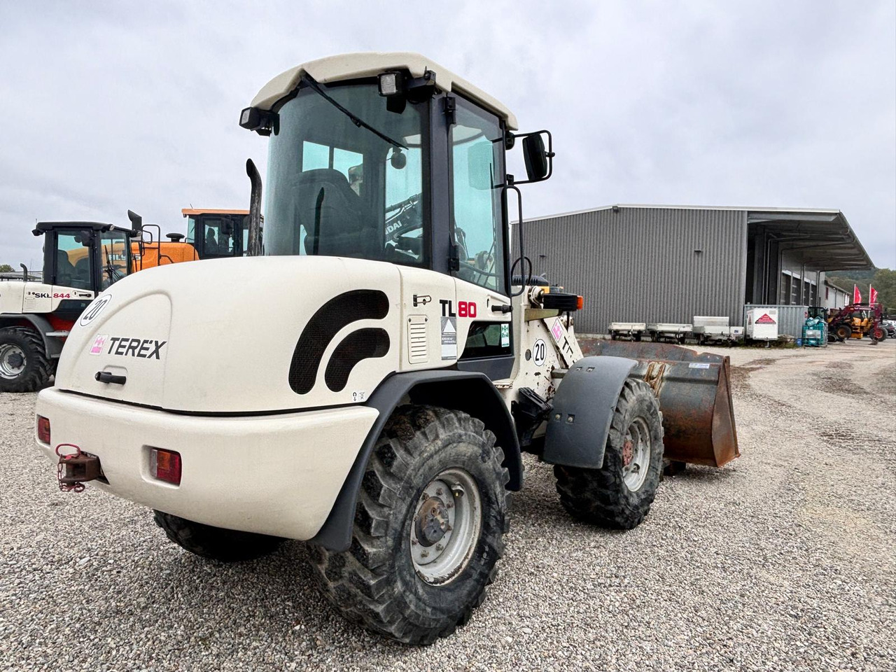 TEREX TL 80 - Máy xúc lật bánh lốp: hình 3 TEREX TL 80 - Máy xúc lật bánh lốp: hình 3