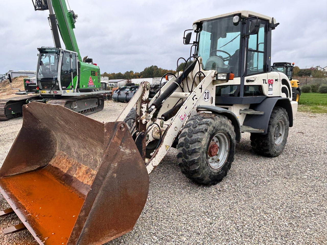 TEREX TL 80 - Máy xúc lật bánh lốp: hình 4 TEREX TL 80 - Máy xúc lật bánh lốp: hình 4