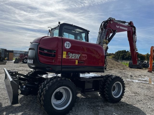 Yanmar B 95W - Máy xúc bánh lốp: hình 3 Yanmar B 95W - Máy xúc bánh lốp: hình 3