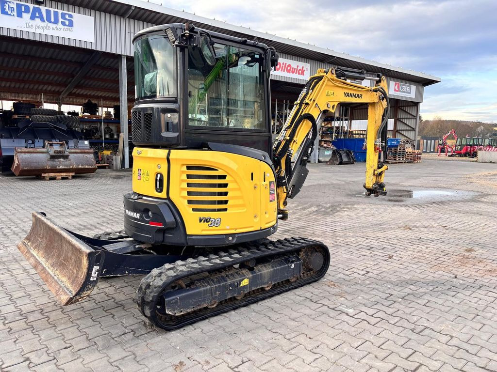 Yanmar Vio38-6 - Máy xúc mini: hình 3 Yanmar Vio38-6 - Máy xúc mini: hình 3