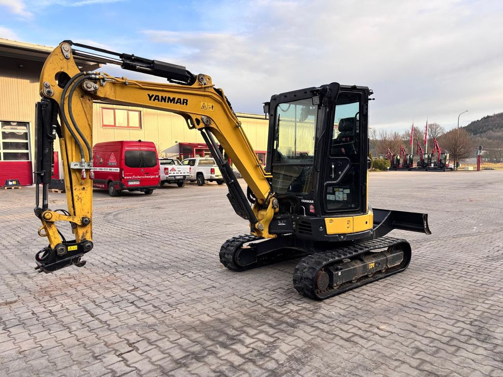 Yanmar Vio38-6 - Máy xúc mini: hình 1 Yanmar Vio38-6 - Máy xúc mini: hình 1