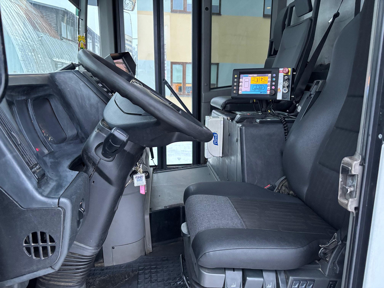 Mercedes-Benz ECONIC 2630 - Xe tải chở rác: hình 5 Mercedes-Benz ECONIC 2630 - Xe tải chở rác: hình 5